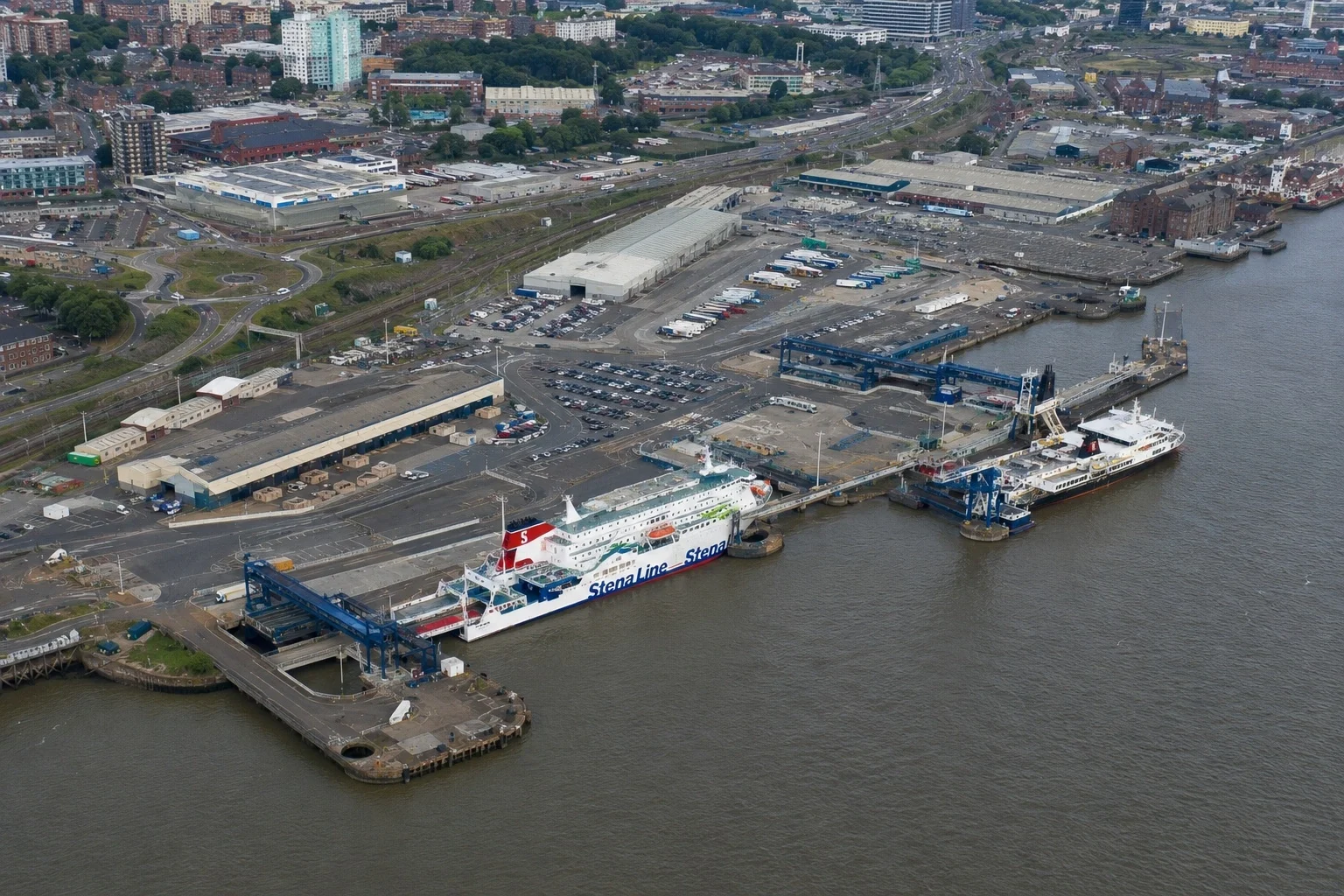 Ferry de pasajeros en la ruta Liverpool (Birkenhead)–Belfast