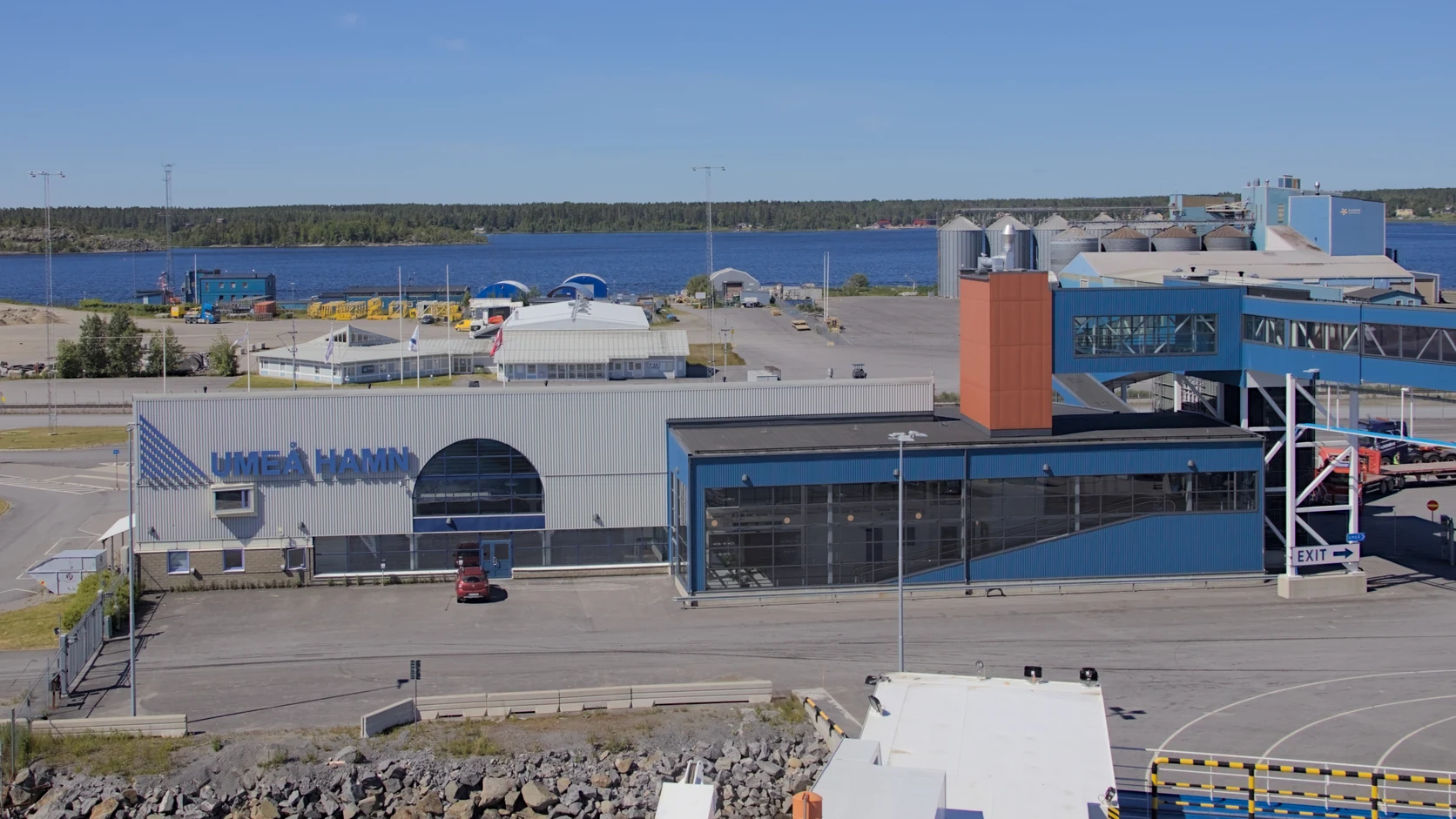 Terminal de Wasaline y zona portuaria de Umeå-Holmsund